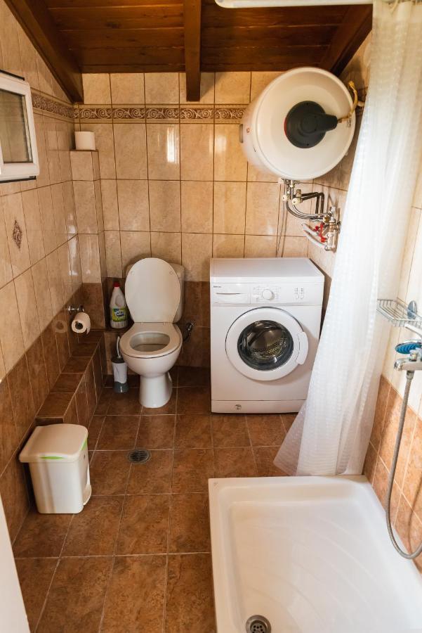 Alepou Julia΄S Apartment מראה חיצוני תמונה