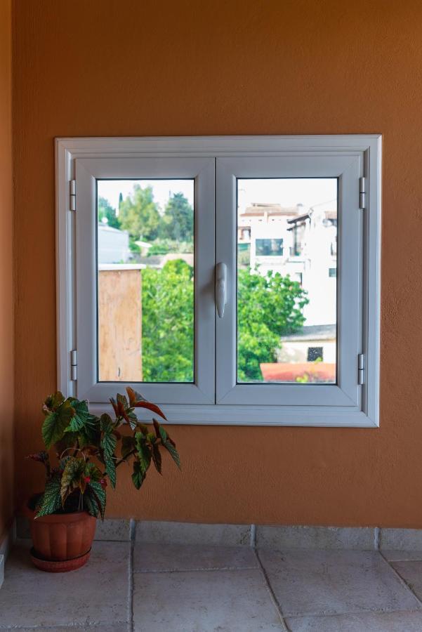 Alepou Julia΄S Apartment מראה חיצוני תמונה